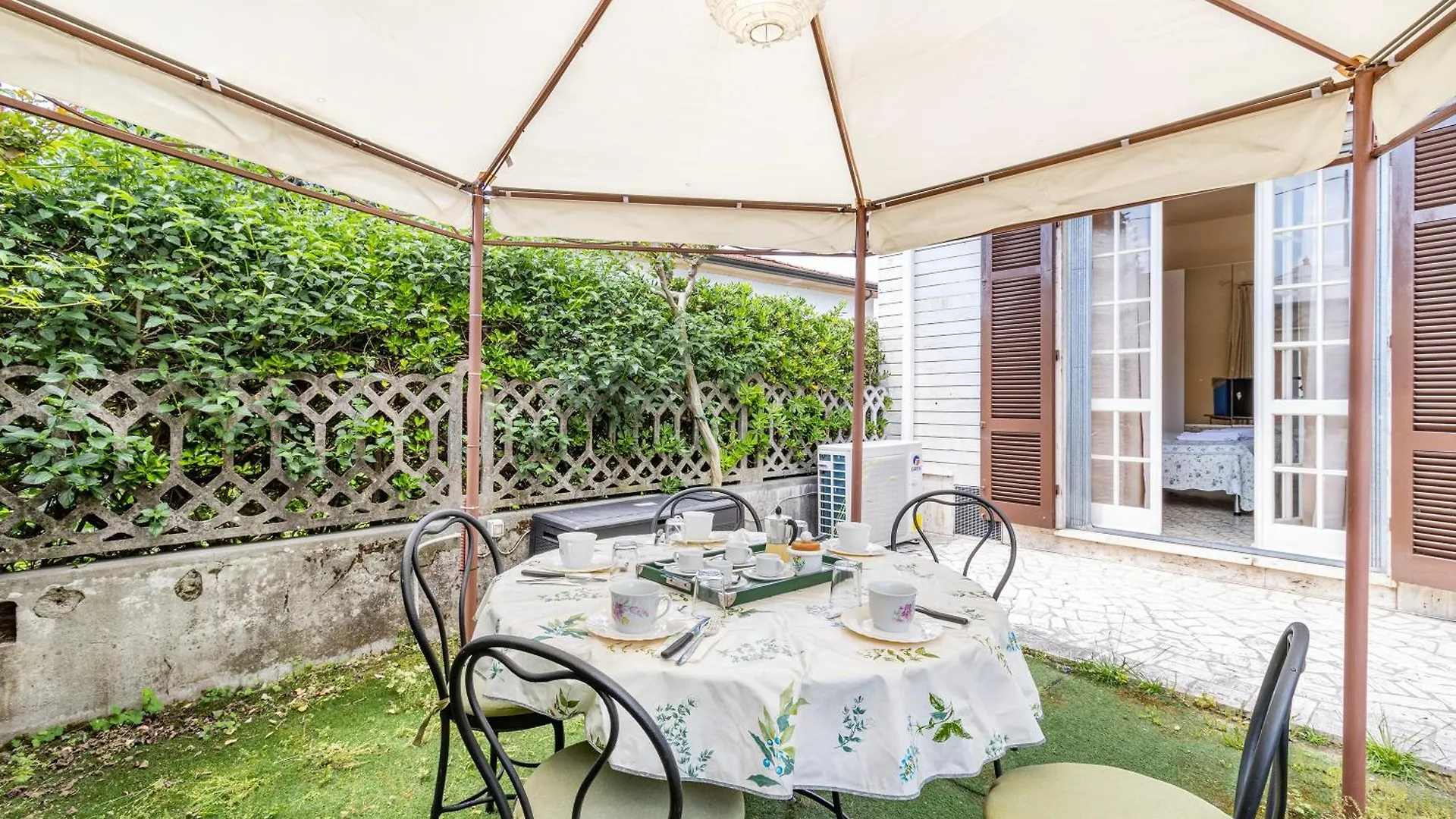 Casa Lidia 900M From Sea - Happy Rentals location